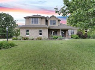 19545 Devonshire Dr, Downs, IL 61736
