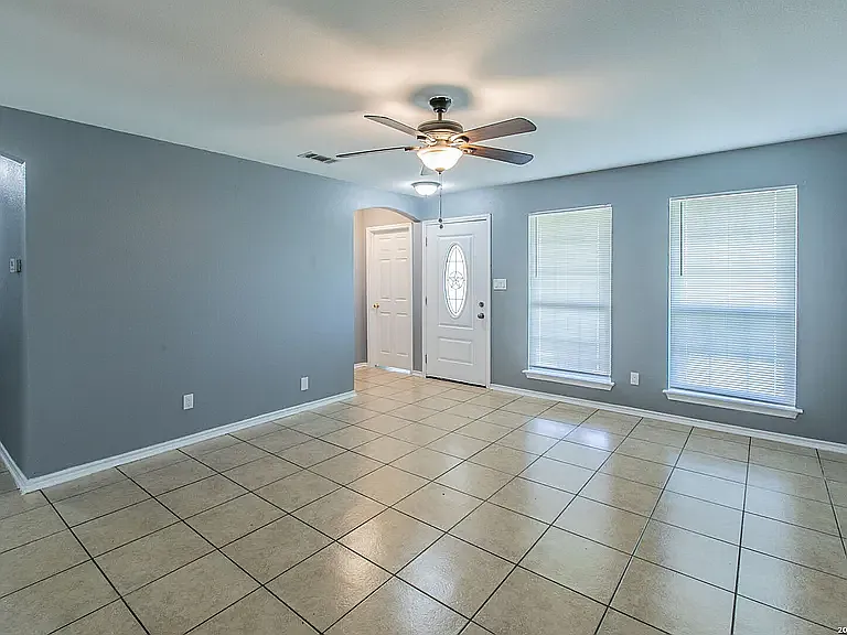 5835 Midcrown Dr — Photo 9