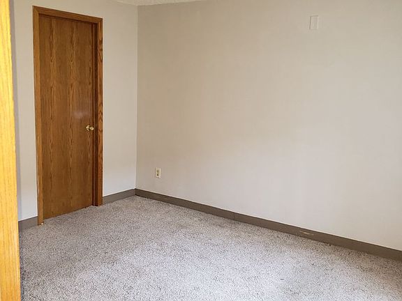4th image of 1709 S Ferry St #B