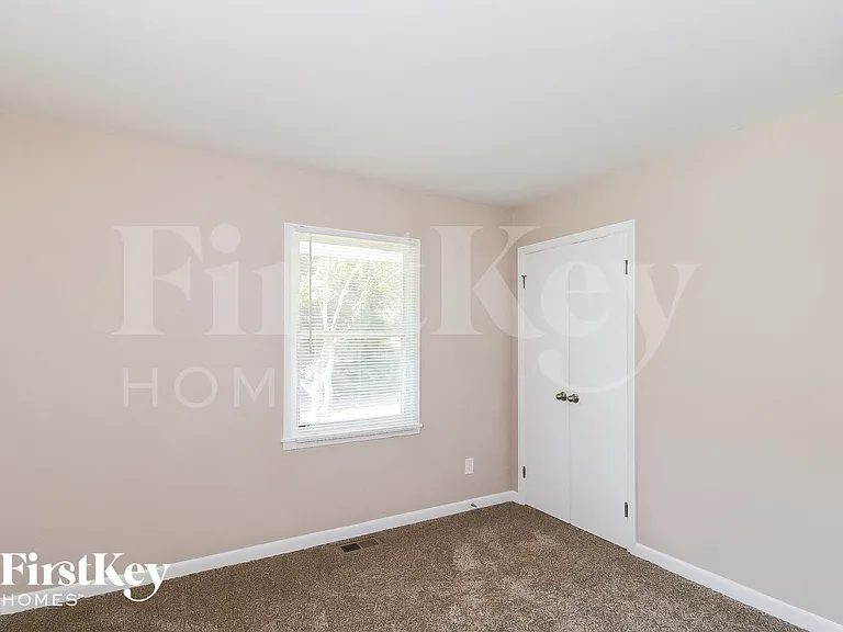 2932 Tiffany Dr SW — Photo 12