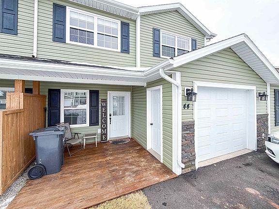 2nd image of 44 Autumn Ln