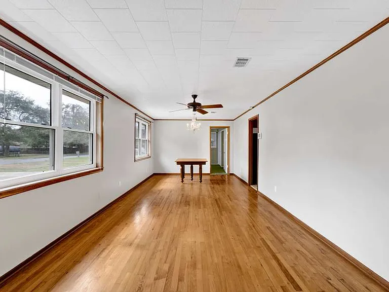 2490 E Burgess Rd — Photo 10