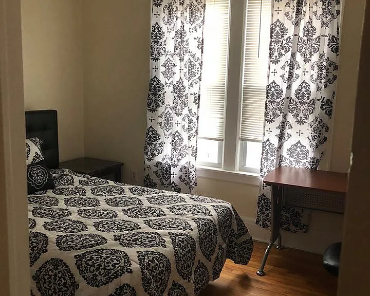 1526 E Genesee St #4 — Photo 4