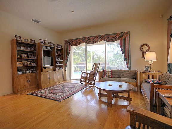 3rd image of 11682 SE Plandome Dr