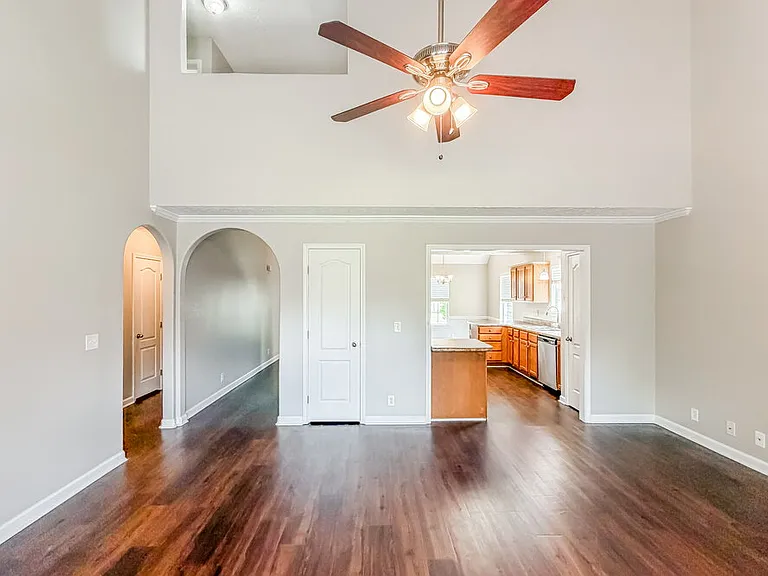 2816 Windcrest Trl — Photo 6