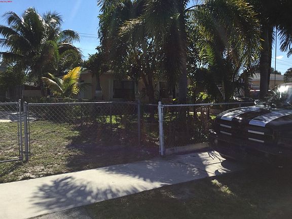 3rd image of 2224 SW 14th St