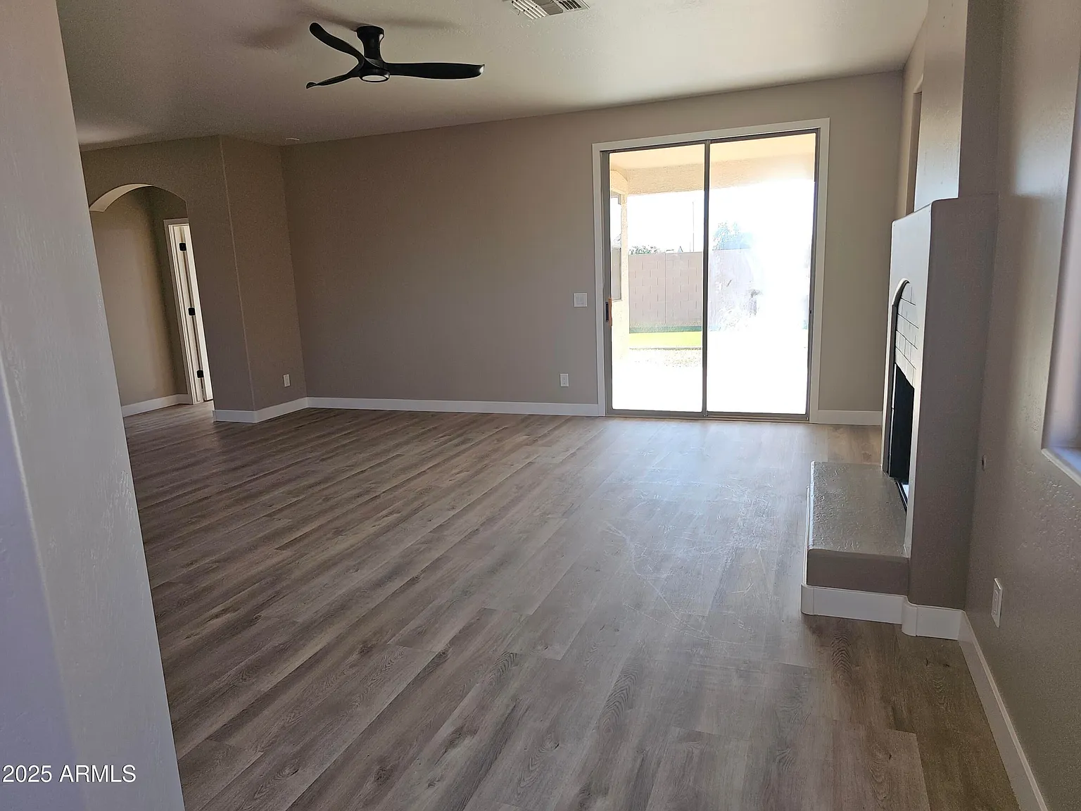 3 bed, 2.0 bath, 1681 sqft, $2,295 — Photo 2