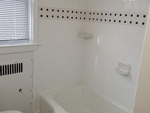 4th image of 21 Shady Nook Ave APT 2