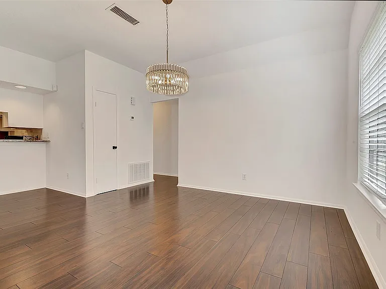 6 Green Slope Pl — Photo 11