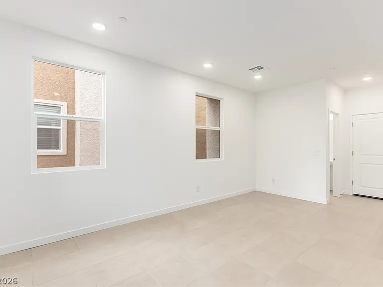 200 Wewatta Ave — Photo 3