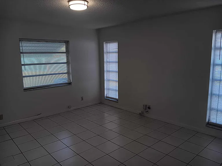 20886 Vinesta Cir #313 — Photo 13