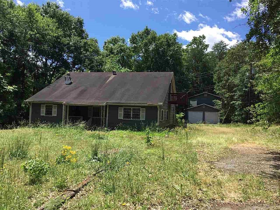 2nd image of 131 Cedar Ave
