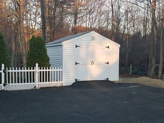 3rd image of 395 Prospect St