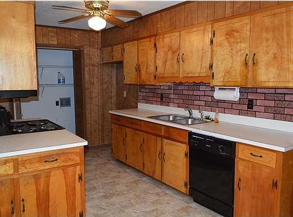 5th image of 3514 Lamar Ave