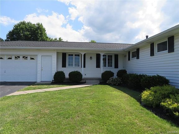 3rd image of 7648 Highland Dr