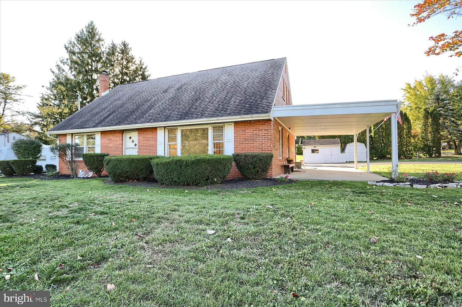 2016 Randall Rd photo 1