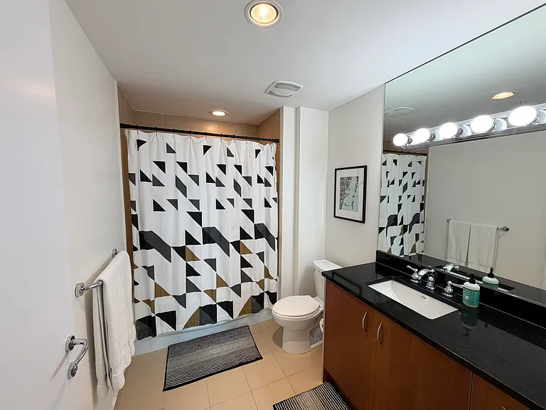 300 S Biscayne Blvd #T-2208 — Photo 10