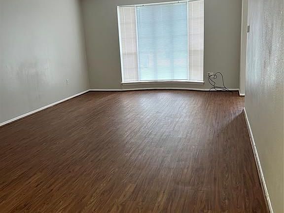 3rd image of 508 Avondale Ln