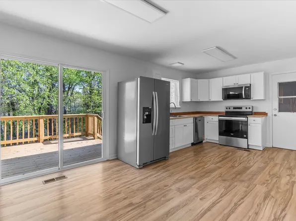 32 Kent Dr, Rossville, GA 30741