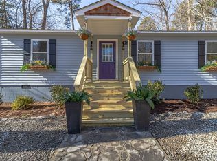 853 Regent Rd, Topping, VA 23169