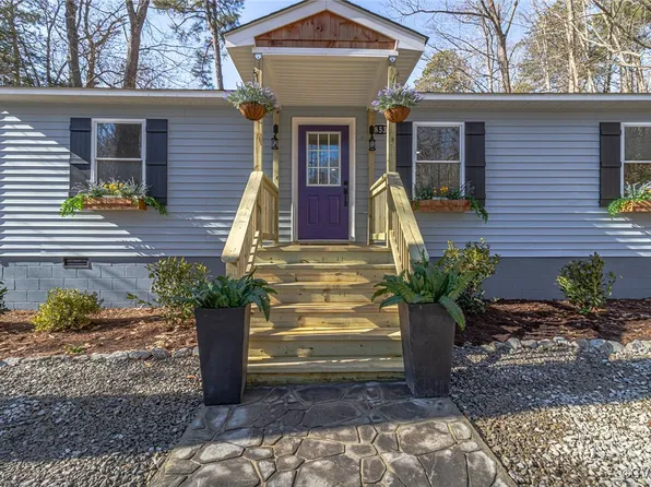 853 Regent Rd, Topping, VA 23169