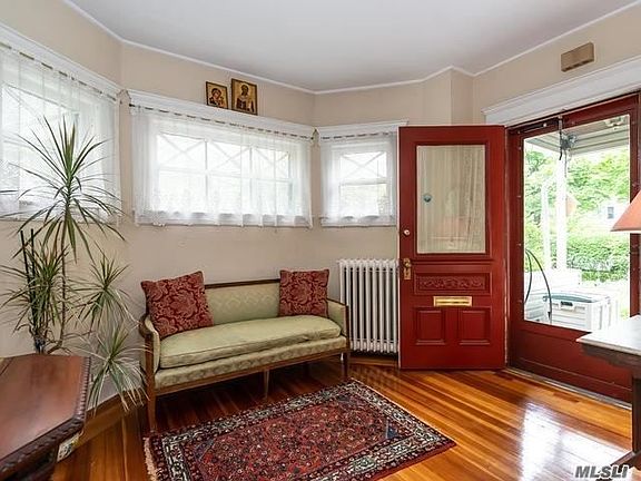2nd image of 44 Glen Ave
