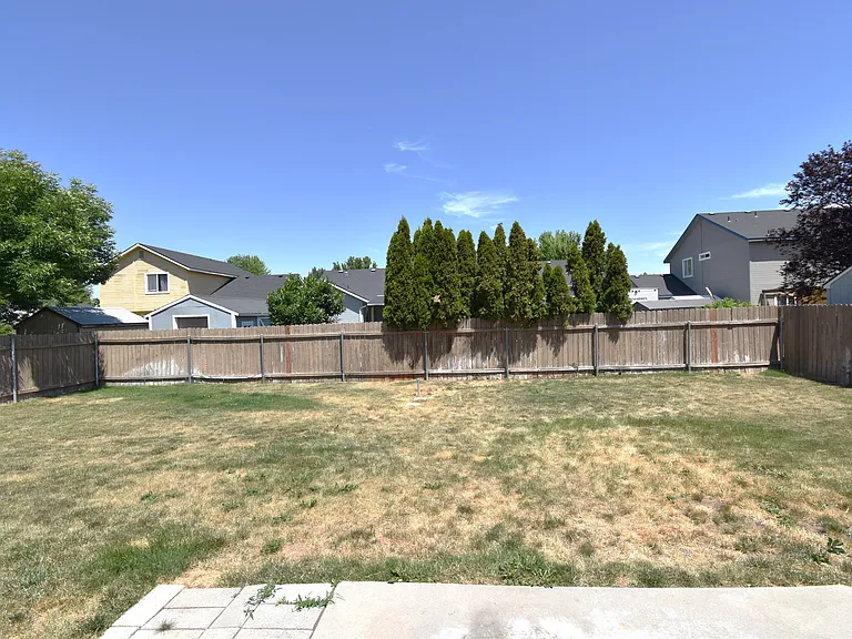 354 E Carver Dr — Photo 25