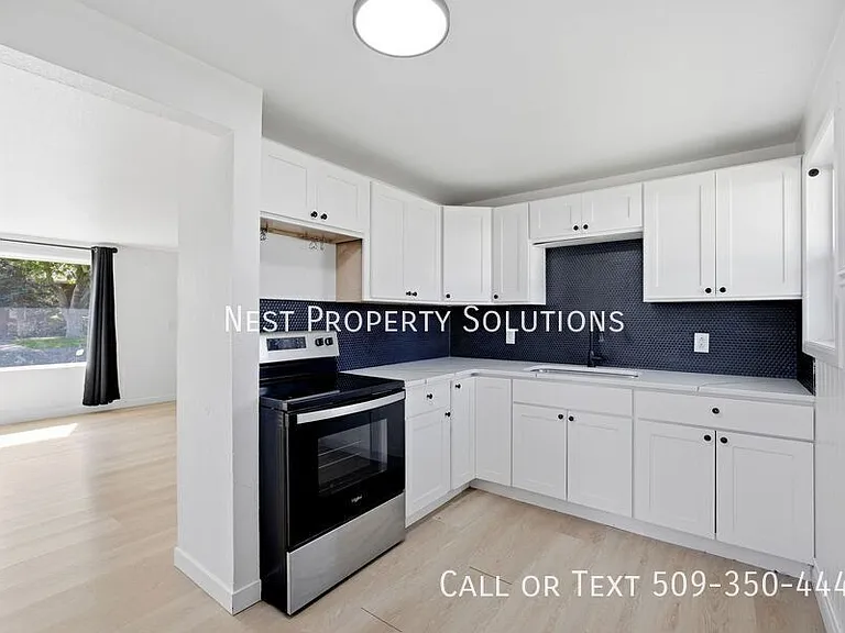 11 Ivy St NE — Photo 7