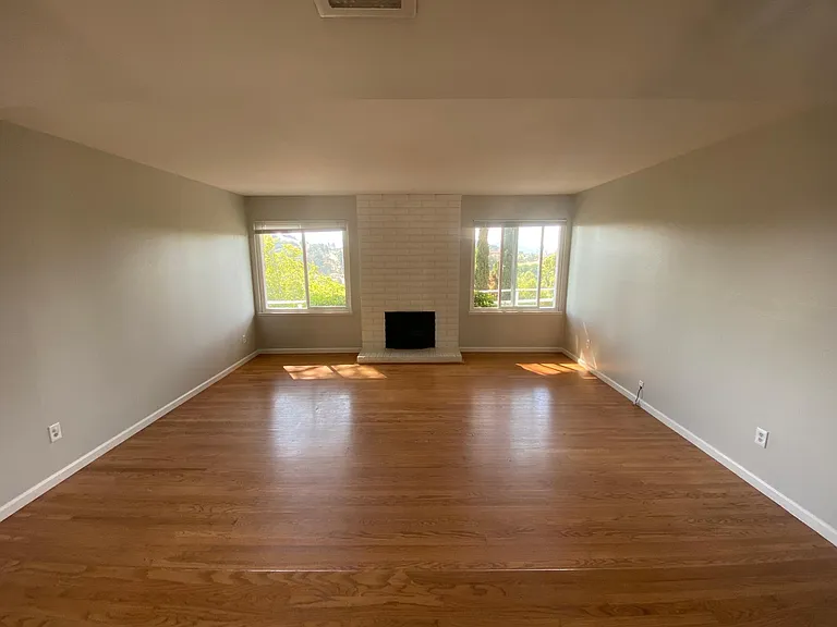 438 Cedar Hill Dr — Photo 5