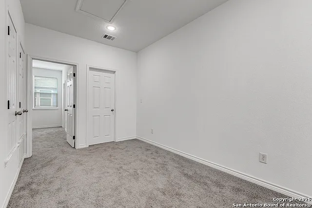 1835 W Poplar #402 — Photo 14