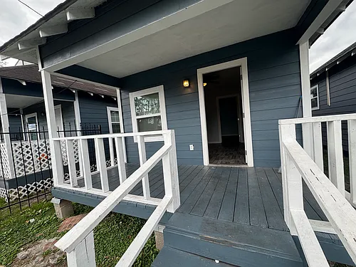 1319 Bayou St Photo 1
