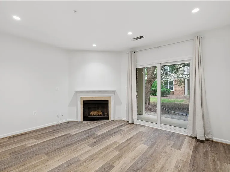 12915 Alton Sq #113 — Photo 13