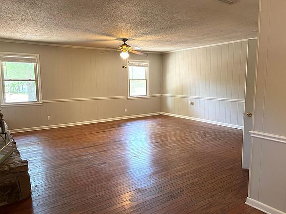 3rd image of 100 Harwood Pl