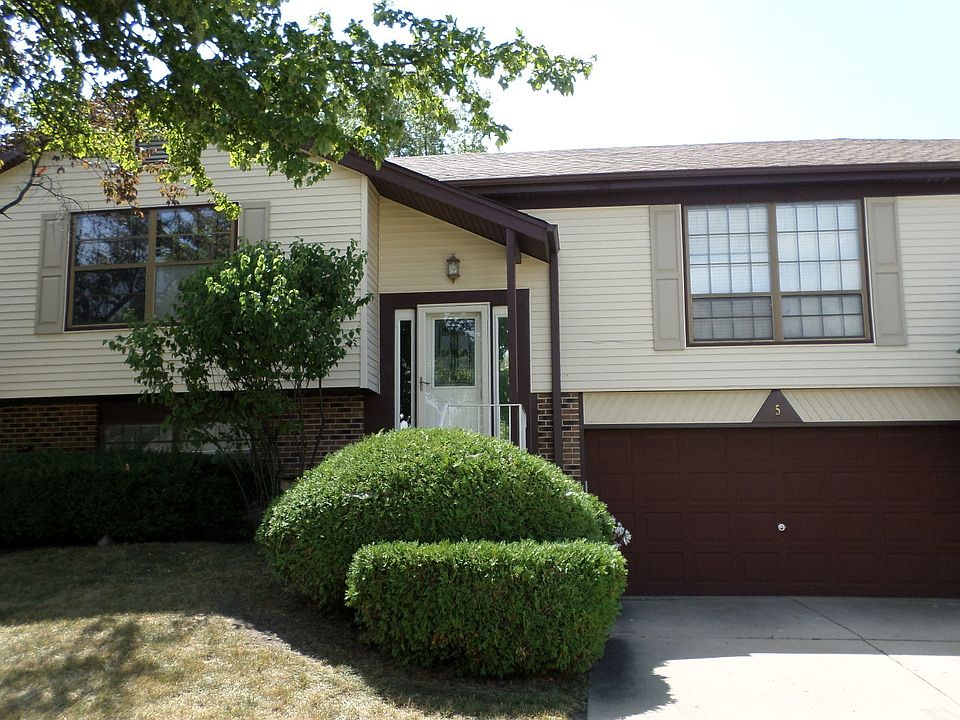 1st image of 5 Arrowwood Ct