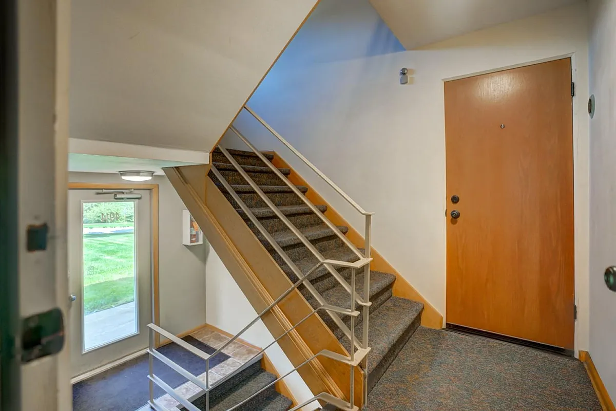 Building Photo - 4914 Ascot Ln #2