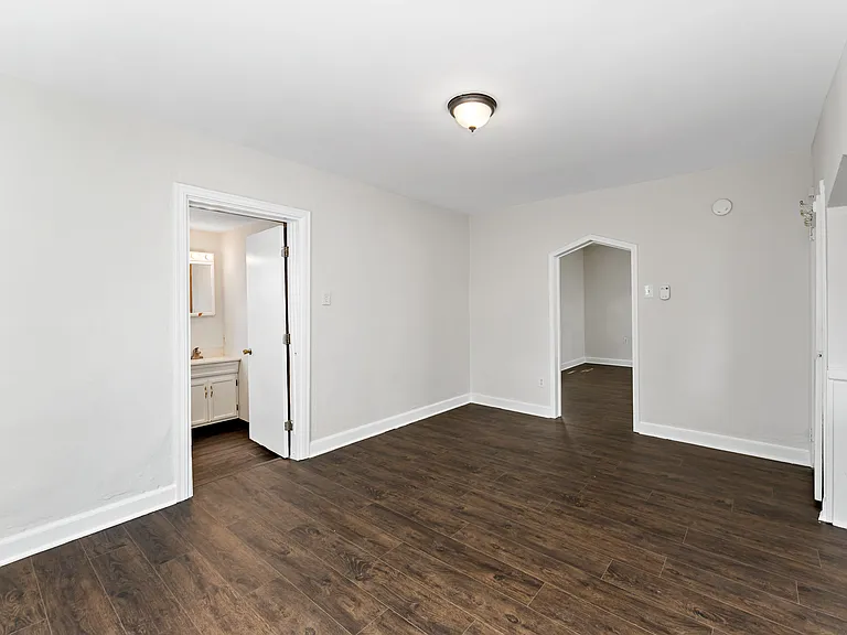 219 Douglas Ave — Photo 13