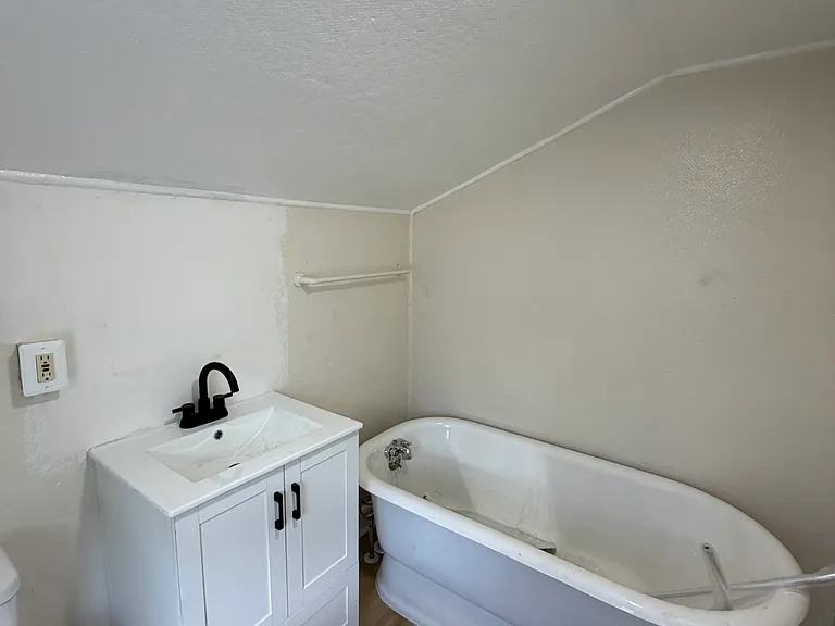 302 Shadeland Ave — Photo 15
