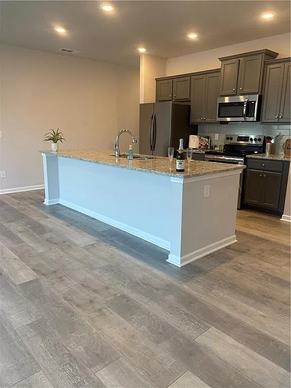 3 bed, 3.0 bath, 1761 sqft, $2,150 — Photo 4