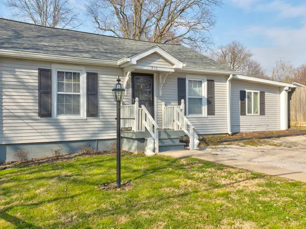 416 E Gough Ave, Boonville, IN 47601