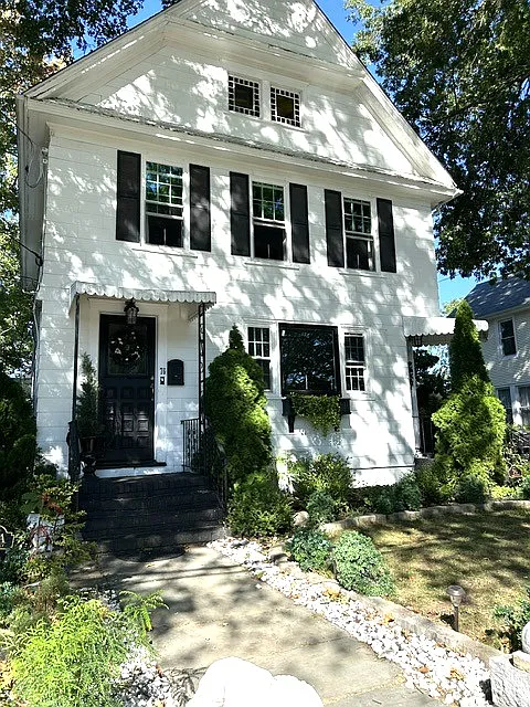 76 Elm St #2