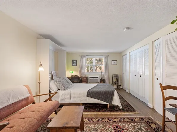 2 Old Colony Ln APT 4, Arlington, MA 02476