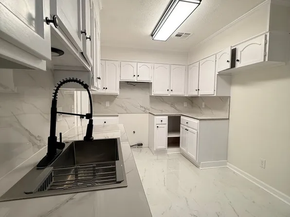 723 Dunbarton Rd, Montgomery, AL 36117