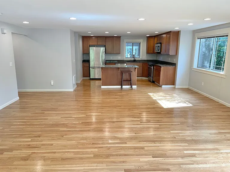 3503 NE 110th St — Photo 6