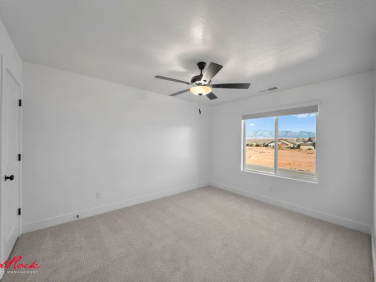 1037 E Malibu Ln — Photo 3