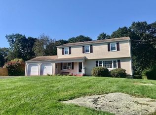 22 Ridgedale Rd, Bethel, CT 06801