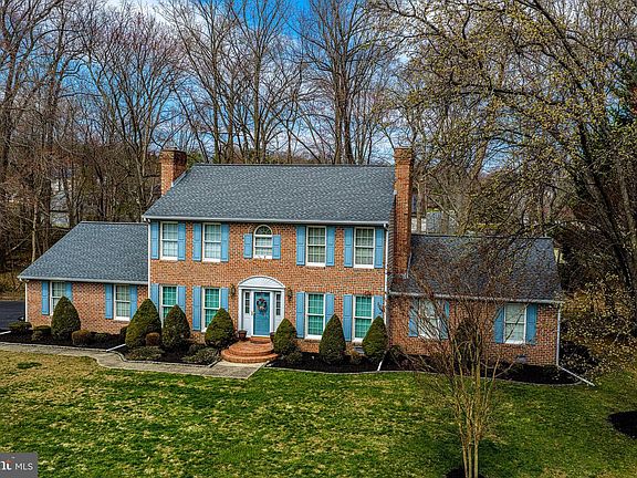 4th image of 627 Northgate Rd