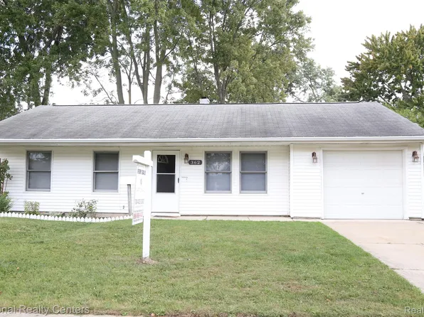 362 Lytle Pl, Garden City, MI 48135