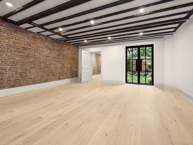 33 W 74th St #1 — Photo 11