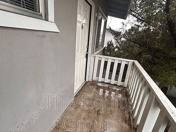 2nd image of 331 E Elm St APT 6