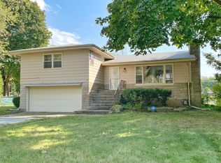 570 Lynwood Dr, Benton Harbor, MI 49022